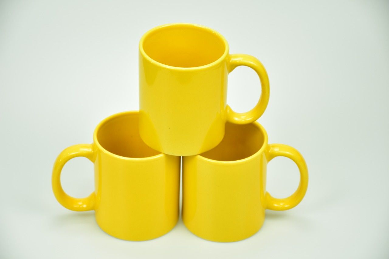 Colored Mugs Yellow